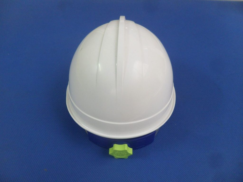 Mũ KUKJE màu trắng có xốp núm vặn