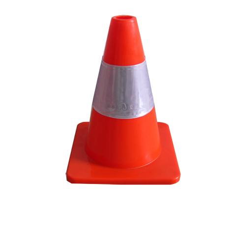 Cọc tiêu chóp nhựa PVC cao 45cm nặng 1.1kg
